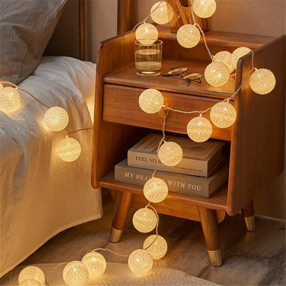 Fairy Lights Bedroom - ฮาโลวีนผ้าฝ้าย Garland Balls ไฟ String คริสต์มาสกลางแจ้งแขวนเด็กทารกเตียง