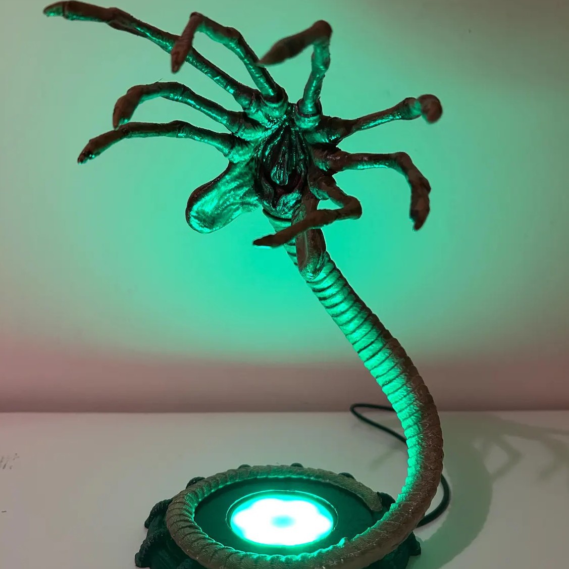 โคมไฟ Alien Facehugger ไฟกลางค - Home Decor Halloween บทวิจารณ์และราคา